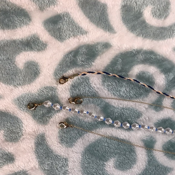 UO 4 Piece Necklace Set - Picture 4 of 6